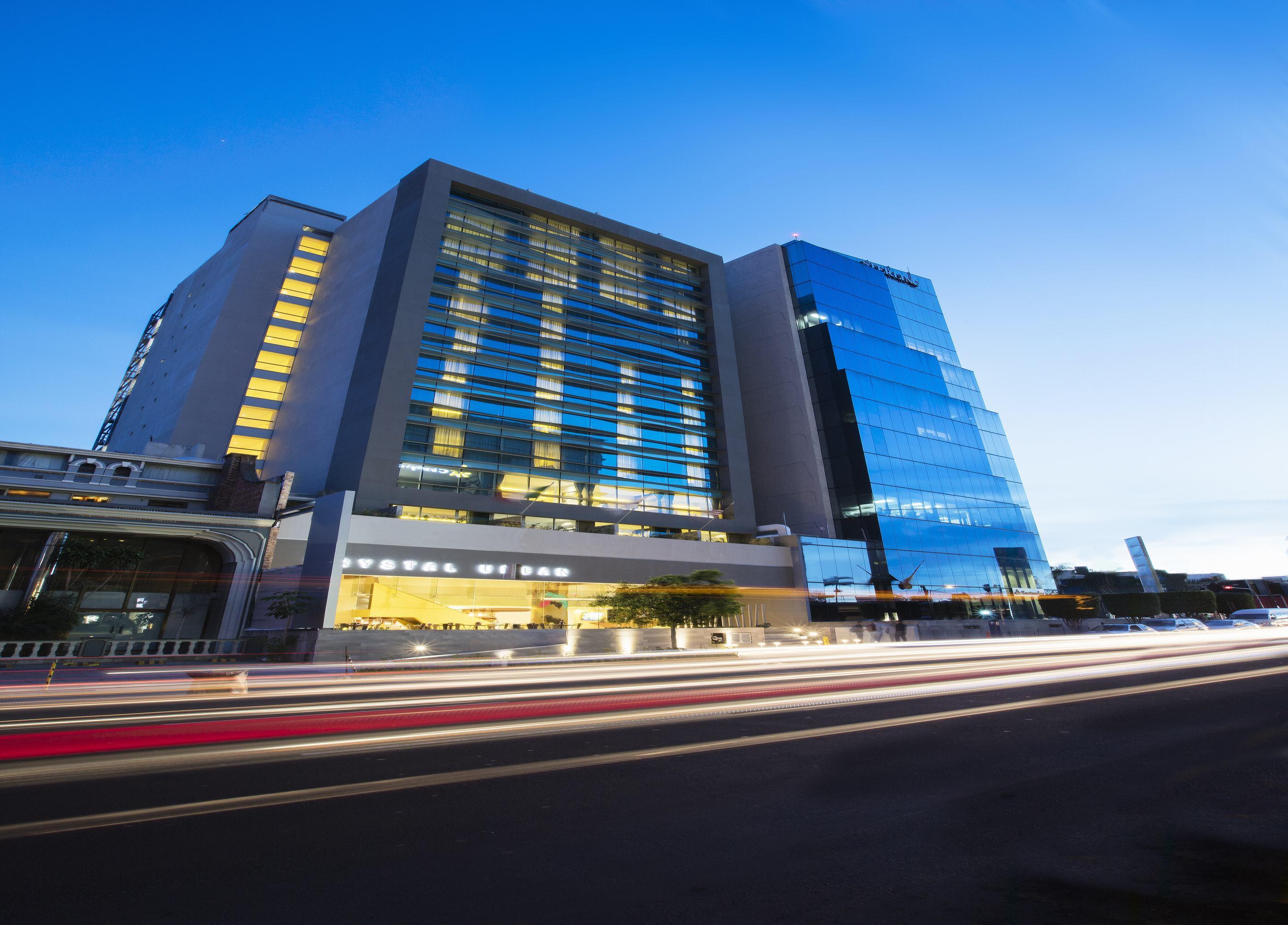 Krystal Urban Guadalajara Hotel Екстериор снимка