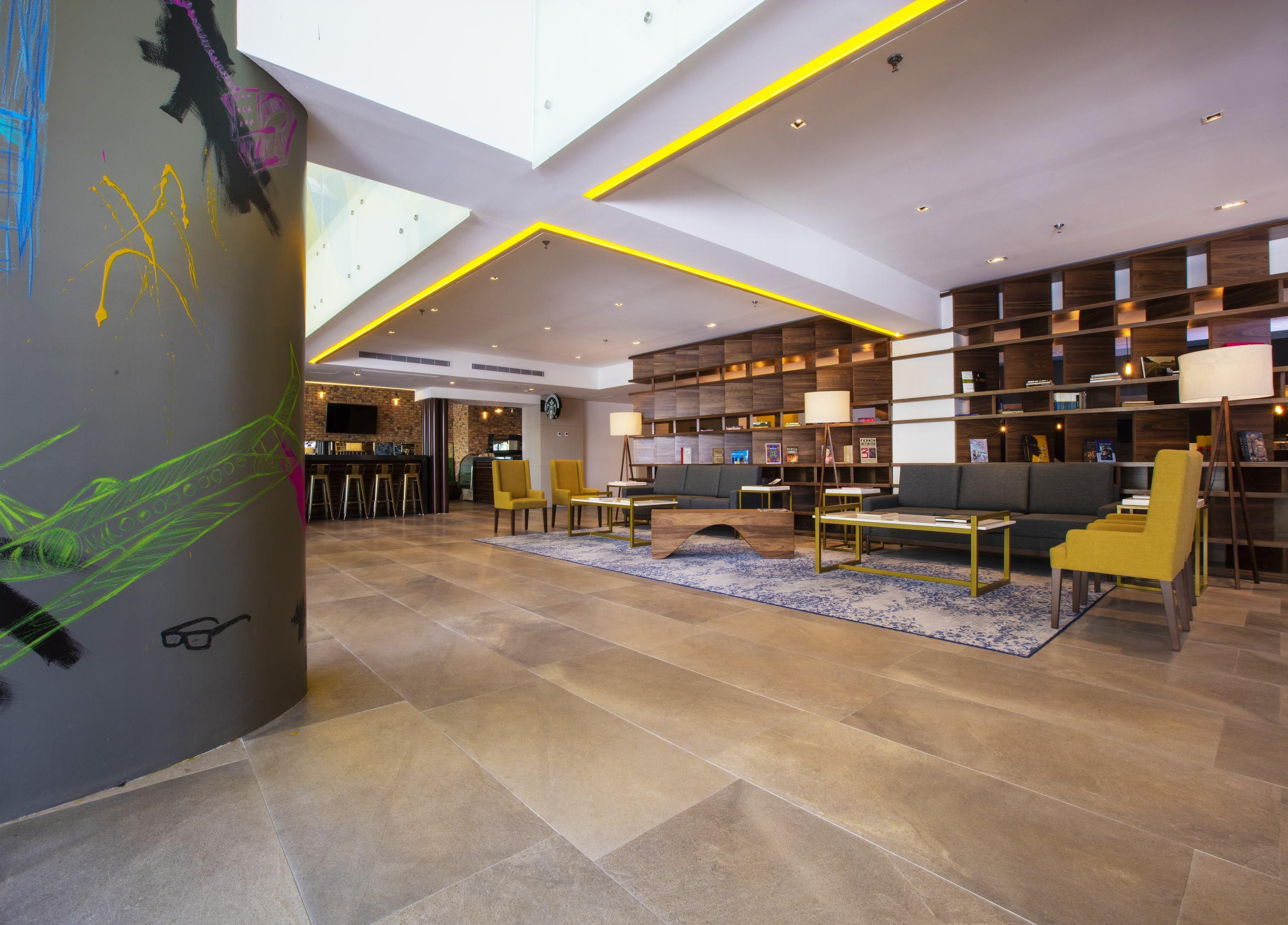 Krystal Urban Guadalajara Hotel Екстериор снимка