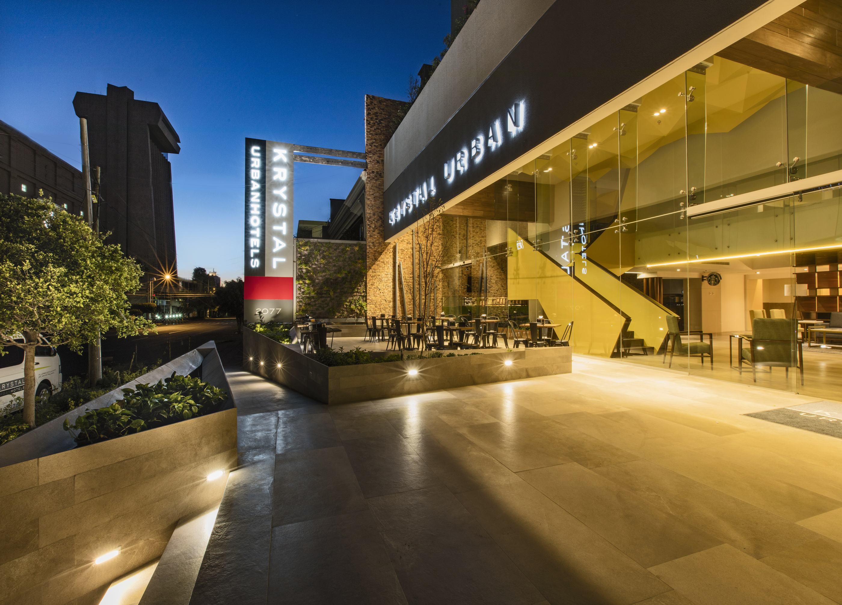 Krystal Urban Guadalajara Hotel Екстериор снимка