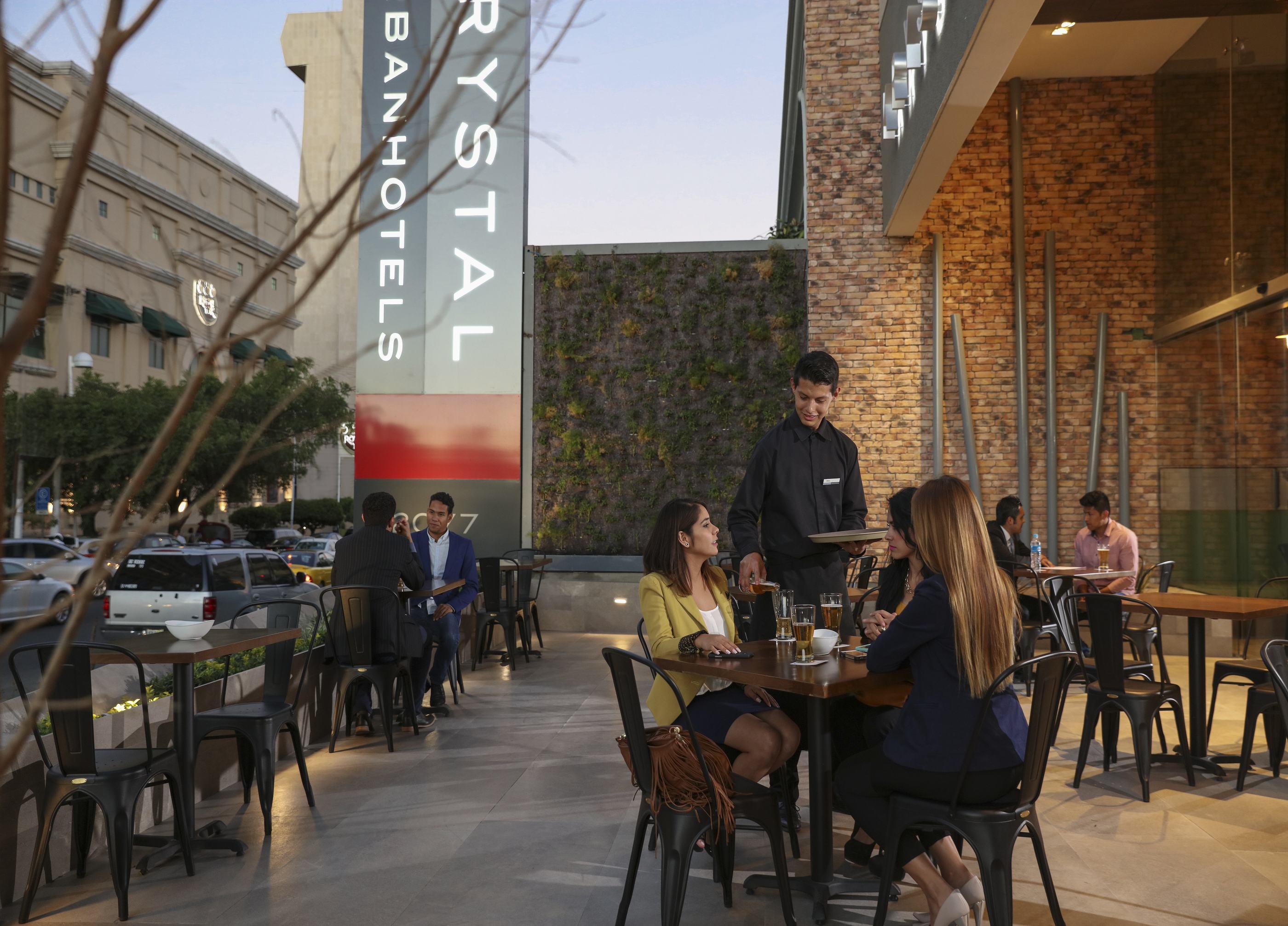 Krystal Urban Guadalajara Hotel Екстериор снимка