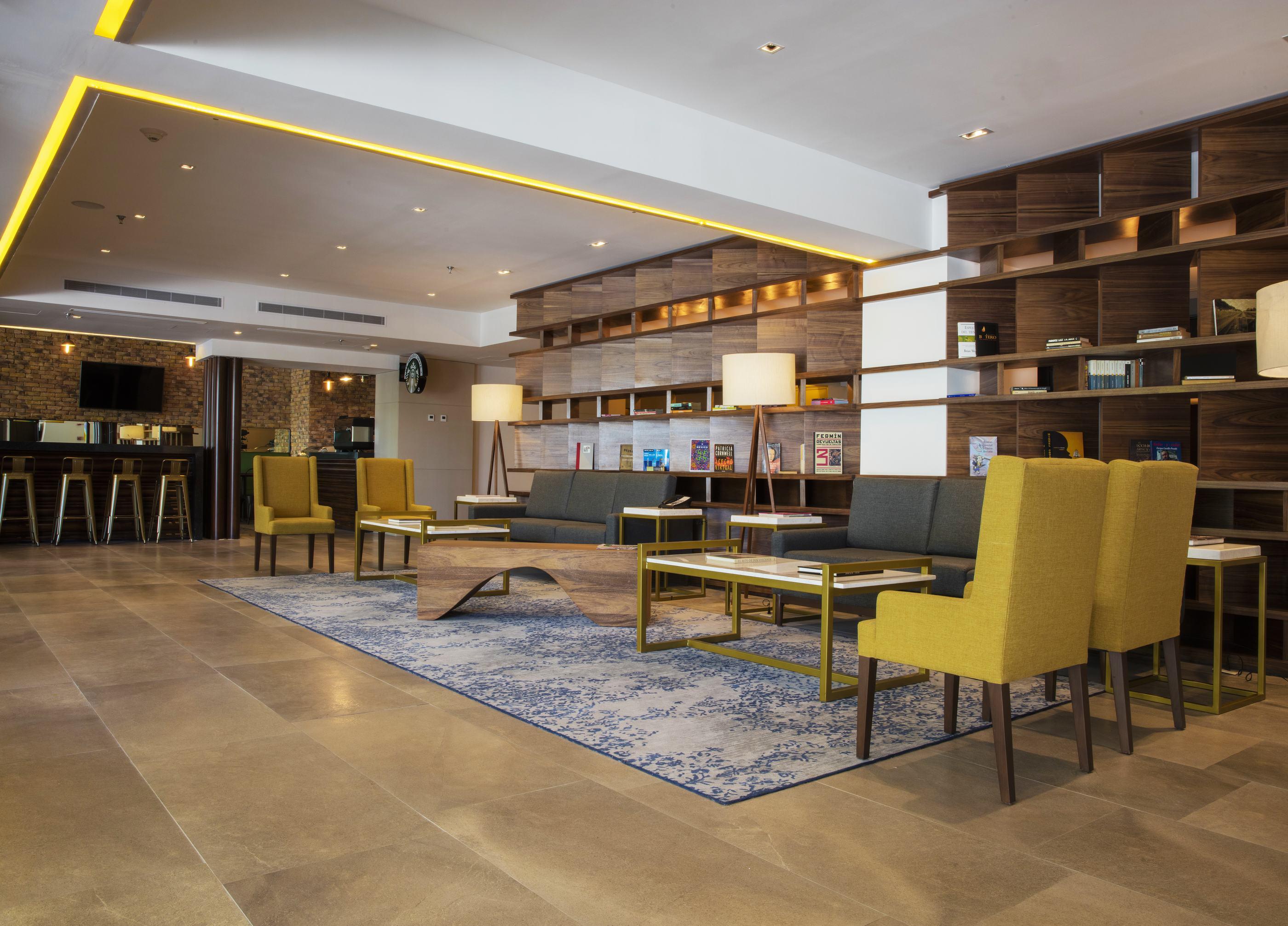 Krystal Urban Guadalajara Hotel Екстериор снимка