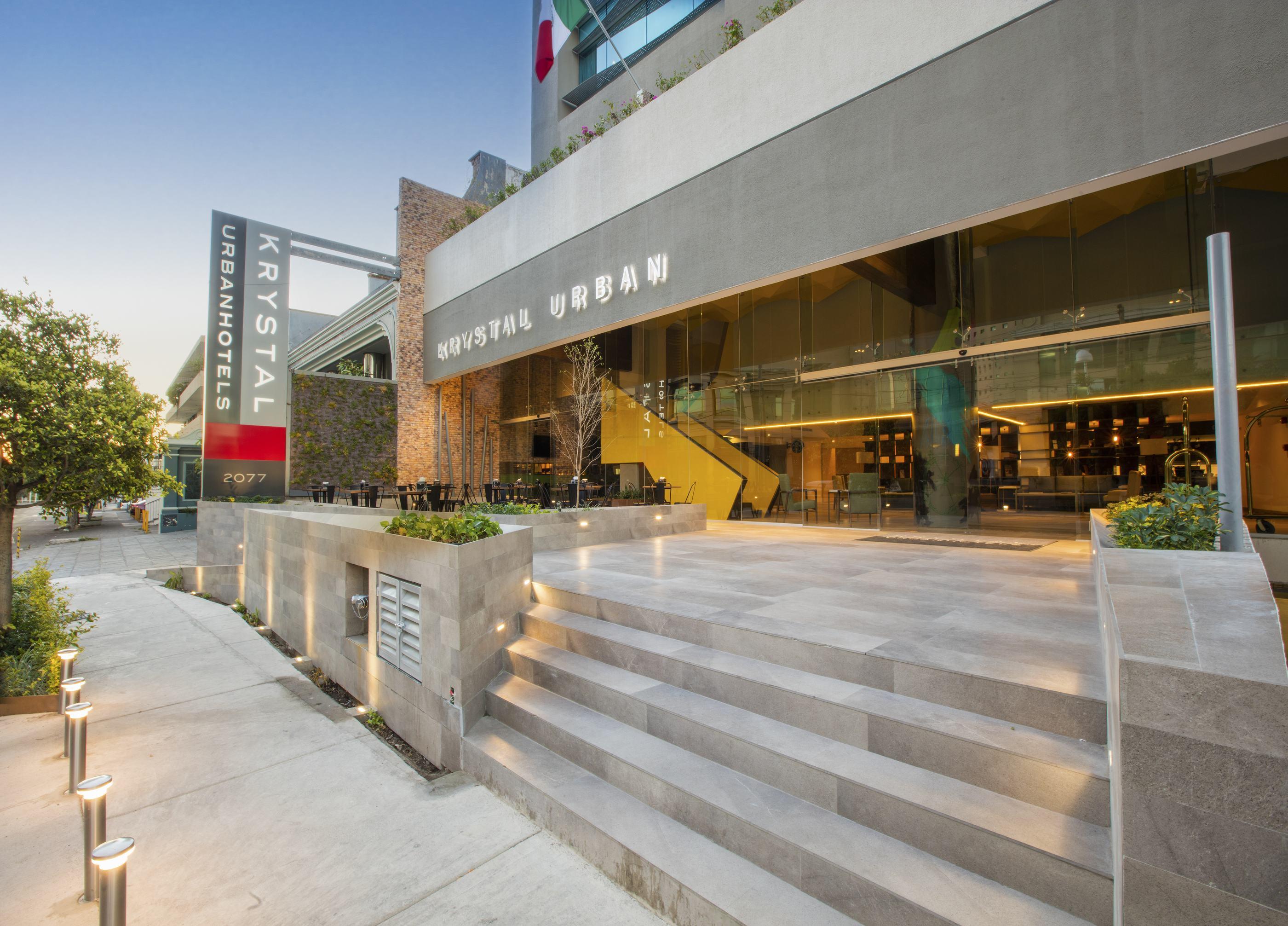 Krystal Urban Guadalajara Hotel Екстериор снимка