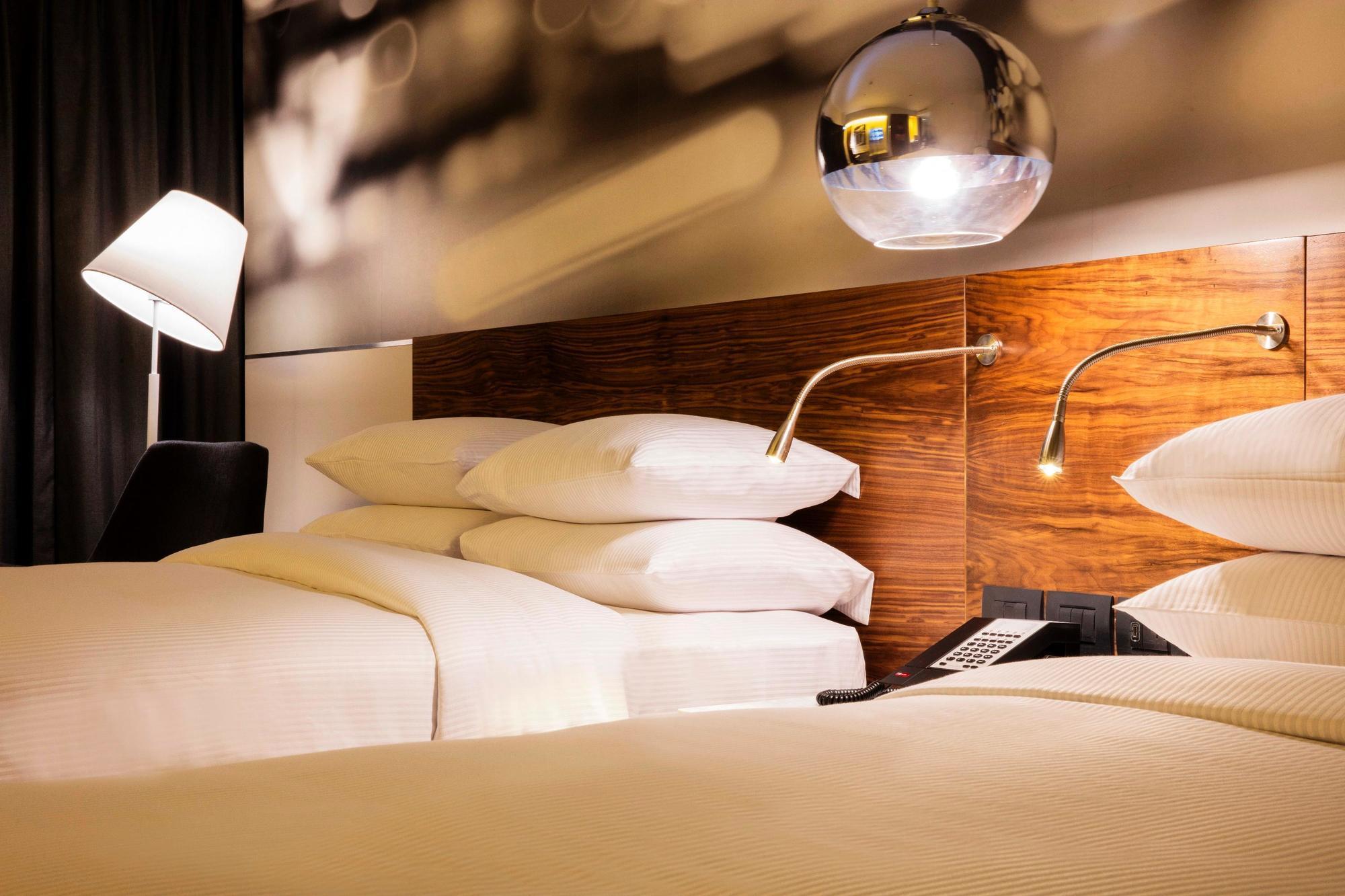 Krystal Urban Guadalajara Hotel Екстериор снимка