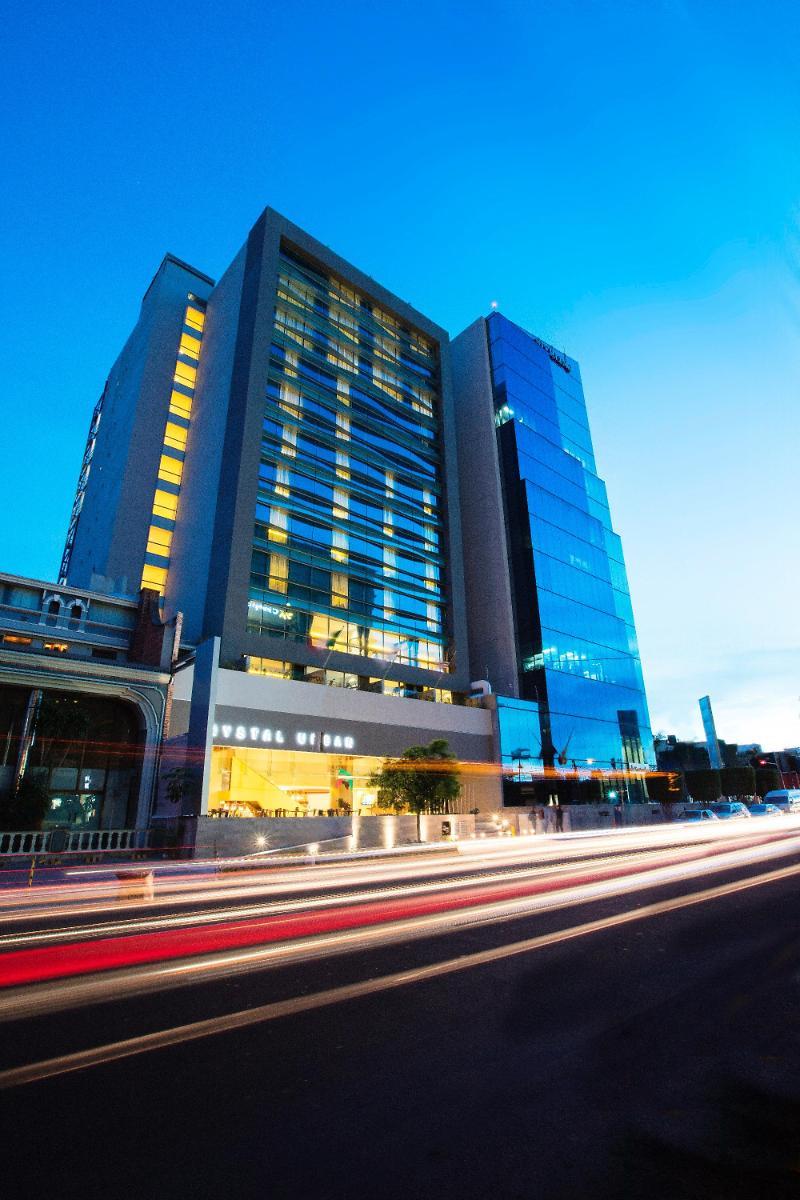 Krystal Urban Guadalajara Hotel Екстериор снимка