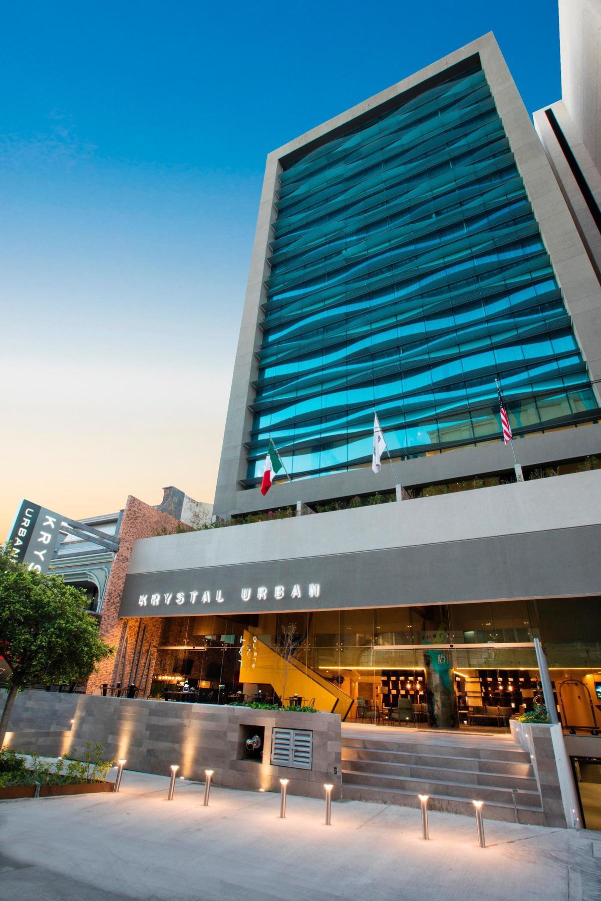Krystal Urban Guadalajara Hotel Екстериор снимка